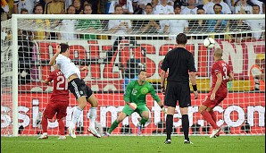 Mit seinem Treffer zum 1:0 gegen Portugal bei der EURO 2012 traf er endlich bei einem Turnier. Es folgte ein Doppelpack gegen Holland - und die harsche Scholl-Kritik
