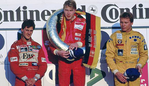 Einer ist damals jedoch besser als Schumi: Mika Häkkinen. Ob beide hier schon ahnen, dass sie einmal Formel-1-Weltmeister werden?