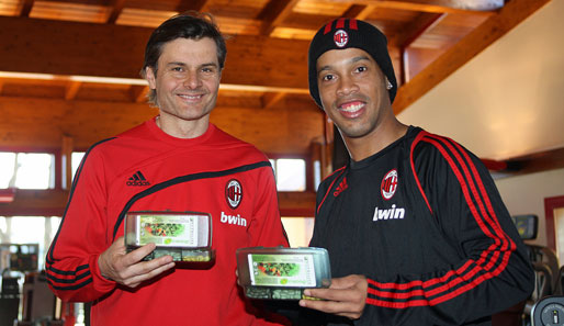 Daniele Tognaccini (l.) ist der Milan-Lab-Projektleiter. Hier zusammen mit Zauberfußballer Ronaldinho