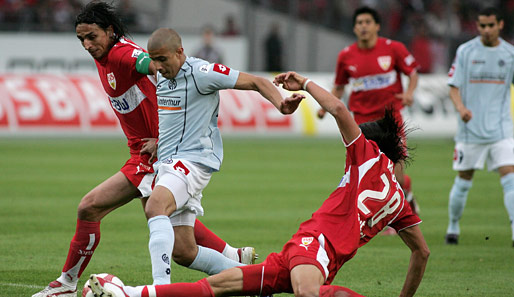 Hier setzt sich Zidan (M.) gegen Khedira (v.) und Meira durch. Für Mainz erzielte Zidan in 45 Spielen 23 Tore