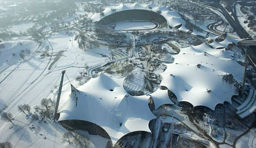 In der Olympia-Schwimmhalle wären die Curler zu Hause, für die Eisschnellläufer würde direkt neben dem Park eine wieder abbaubare Halle entstehen