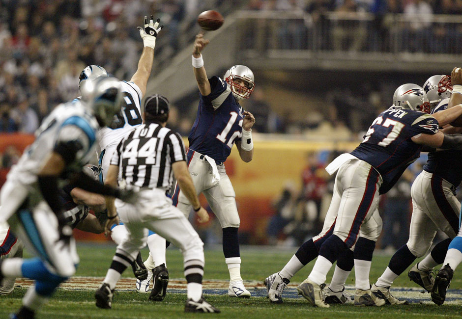 Super Bowl XXXVIII: Nach einem Jahr Pause waren 2004 wieder die New England Patriots dran. Der MVP-Award beim Sieg über die Carolina Panthers ging wie 2002 an Tom Brady