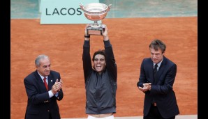 Nadal schlägt Djokovic 6:4, 6:3, 2:6 und 7:5 und feiert Titel Nummer sieben allein in Paris. So viele Grand-Slam-Erfolge hat Mats Wilander übrigens insgesamt vorzuweisen...