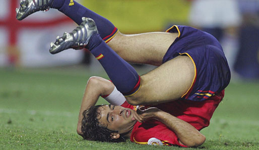 Bei der EM 2004 gaben die Spanier eine schlechte Figur ab. Auch Raul (null Tore) konnte das blamable Vorrundenaus nicht verhindern