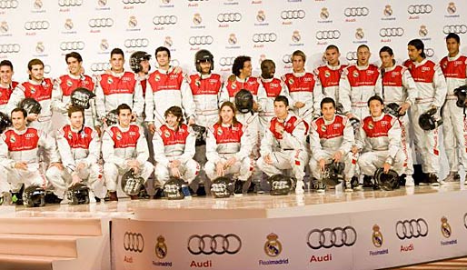 Mannschaftsfoto mal anders: Für den Kart-Nachmittag tauschten die Spieler von Real Madrid ihre Trikots gegen Renn-Overalls