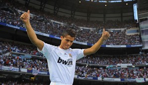Cristiano Ronaldo kam von Manchester United und wurde damit der bisher teuerste Spieler aller Zeiten. Sein Preis: 94 Millionen Euro