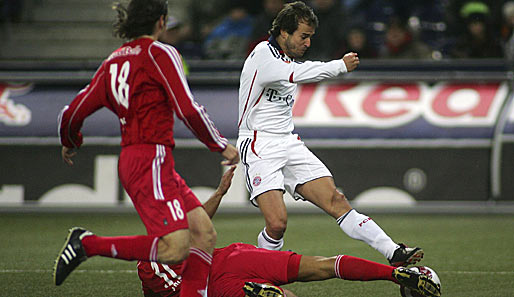 Mehmet Scholl (r.) und der FC Bayern München spielten 2007 um den Red Bull Cup in Salzburg. Außerdem wurden 2007 in Sao Paulo die Red Bull Brasil gegründet