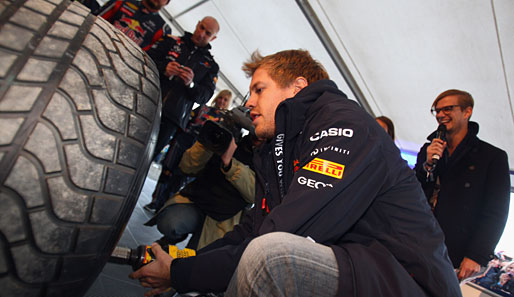 Slicks sehen anders aus! Für seinen Auftritt in Heppenheim hat Sebastian Vettel die Allwetterreifen draufgezogen