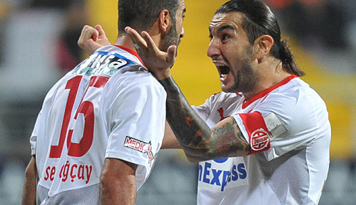 Necati Ates (Antalyaspor): Der frühere Stürmer Galatasarays (r.) blühte in Antalya wieder richtig auf
