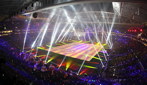 Hereinspaziert! Mit viel Licht und Farbe eröffnete Galatasaray am 15. Januar die neue Türk-Telekom-Arena