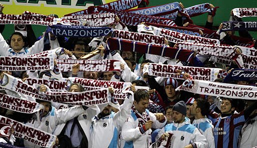 Auch zahlreiche Trabzon-Fans sind in 1.200 Kilometer entfernte Bursa mitgereist