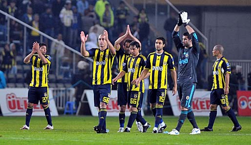 Fenerbahce bleibt nach dem 32. Spieltag in der Süper Lig Tabellenführer
