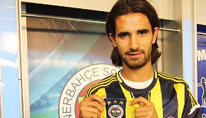 Alper Potuk war sich mit Galatasaray schon einig, wechselte aber dann für 6,25 Millionen Euro zu Fenerbahce