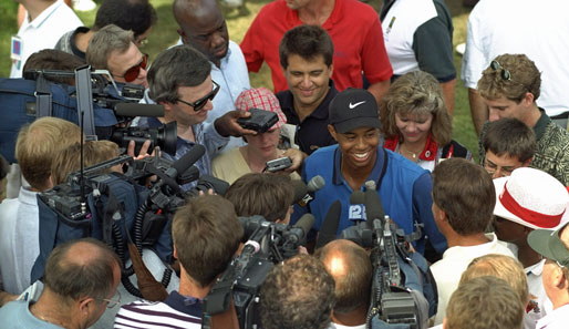 Aus dem Amateurgolfer ist ein absoluter Medienstar geworden. Schon 1997 rissen sich die Fotografen und Journalisten um Tiger Woods