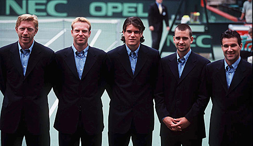 Und weil er es so gut machte, durfte Tommy (M.) schon 1998 beim Davis Cup aufschlagen. Mit Becker, Prinosil, Kiefer und Steeb (v.l.)
