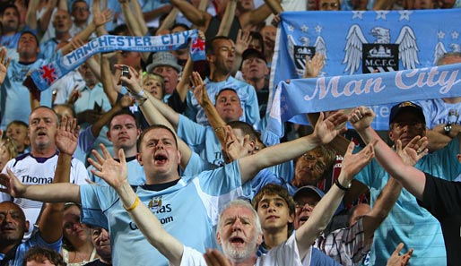 Platz 25: Manchester City. Die City-Fans können nach den Investitionen auf erfolgreiche Jahre hoffen. Schon jetzt kommen 42.897 Zuschauer ins City of Manchester Stadium