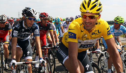 Keine Probleme, sein Gelbes Trikot zu verteidigen, hatte Fabian Cancellara. Der Schweizer streifte sich das Maillot Jaune beim Start zum 18. Mal über