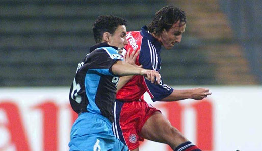 Saison 1999/2000: Eindhoven spielt in der Champions League gegen den FC Bayern. Van Bommel im Duell mit Jens Jeremies