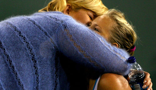 Azarenka liebt ihre Mutter Alla heiß und innig. Gemeinsam feiern sie Victorias Finaleinzug in Indian Wells 2009