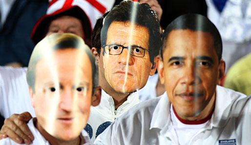 ENGLAND - USA: Fabulous Fab posiert inmitten der mächtigsten Männer der Welt. Großbritanniens Premierminister David Cameron (l.) und US-Präsident Barack Obama
