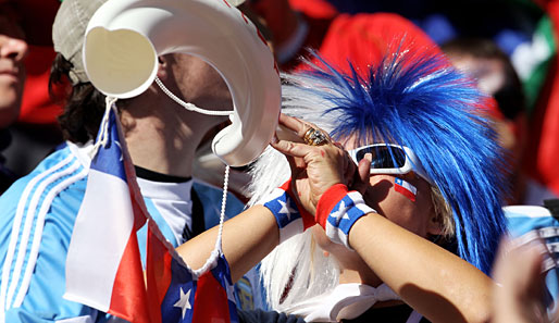 Ohne Vuvuzela? Von wegen! Hier sogar eine besonders fiese Ausführung - das chilenische Punk-Horn