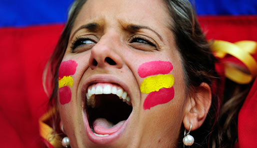 SPANIEN - SCHWEIZ: "E vivaaaa Espanaaaa!" Dieser spanische Fan schreit seine Vorfreude auf die WM heraus