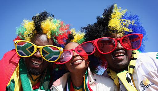 Die einheimischen Fans präsentierten in Johannesburg die neueste Mode. So behalten sie vier Wochen lang den Durchblick