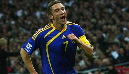 STURM: Andrej Schewtschenko, 33, Ukraine, eine WM-Teilnahme, 9 Mio. Euro Marktwert. Schewtschenko war für Milan und Chelsea aktiv, bevor er nach Kiew zurückkehrte