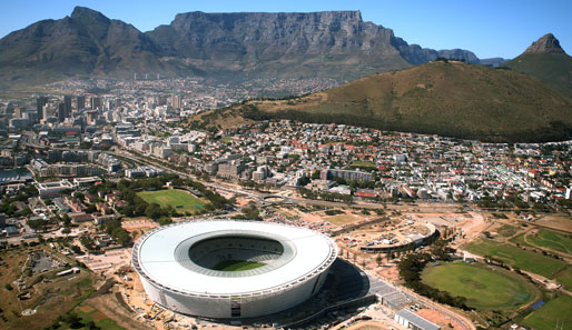 Kapstadts Perle: Im Green Point Stadion findet eines der beiden Halbfinals statt. 68.000 Zuschauer haben Platz. Nach der WM wird das Stadion eine reine Rugby-Arena