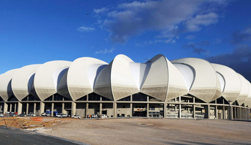 Ein architektonisches Meisterwerk für 70 Millionen Euro: Das Nelson Mandela Bay Stadion ist bereits fertig. Hier findet das Spiel um Platz drei statt