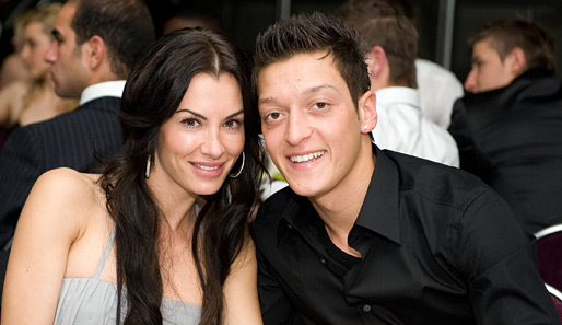 DEUTSCHLAND: Mesut Özil ist mit Anna-Maria Lagerblom, der Schwester von Sarah Connor, zusammen