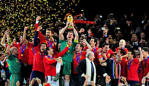 Knapp 20 Stunden zuvor: Spanien ist Weltmeister 2010! Zum ersten Mal in der Geschichte holen die Iberer den Titel. Die Bilder zur Feier