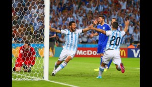 Sead Kolasinac sorgte für die Bosnier mit dem frühsten Eigentor der WM-Geschichte in der 3. Minute für einen Horrorstart