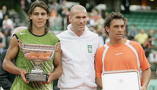 Zidane ist ein gern gesehener Gast auf vielen Sport-Großveranstaltungen. Hier posiert er in Marseille mit einem noch sehr jungen Rafael Nadal (l.)