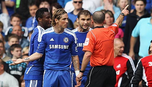 Fernando Torres (2.v.l.) schoss erst ein Tor für den FC Chelsea und flog dann vom Platz
