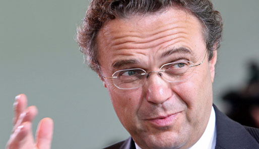 Bundesinnenminister Hans-Peter Friedrich wird Schirmherr des ersten DEL Winter Game