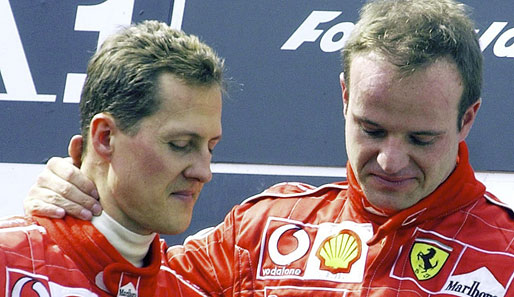Michael Schumacher (l.) und Rubens Barrichello bei der Siegerehrung des Österreich-GP 2002