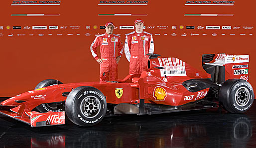 Felipe Massa und Kimi Räikkönen mit ihrem neuen Ferrari F60