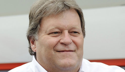 Seit 1990 ist Norbert Haug Motorsport-Chef von Mercedes-Benz
