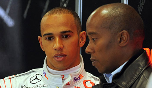Lewis Hamilton diskutiert viel mit seinem Vater Anthony - auch über die Lügen-Affäre