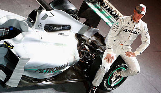 Michael Schumacher steht drei Jahre bei Mercedes unter Vertrag