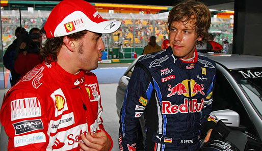 Fernando Alonso (l.) und Sebastian Vettel stehen beide mit dem World Wide Web auf Kriegsfuß