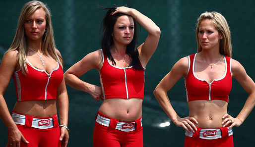In Kanada waren die Gridgirls ganz in Rot gekleidet