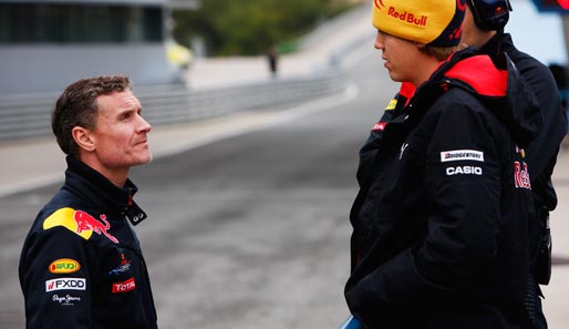 Ein Freund der Jugend: Coulthard musste seinen Platz bei Red Bull für Vettel (r.) räumen