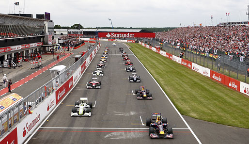 Start in Silverstone 2009: Sebastian Vettel ist von Anfang an total überlegen