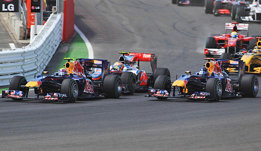 Zwischen Mark Webber, Lewis Hamilton und Sebastian Vettel (v.l.) wurde es in Silverstone eng