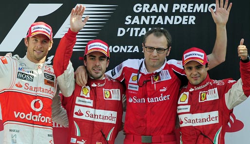 Bei der Siegerehrung nach dem Grand Prix in Monza dominierte die Farbe Rot