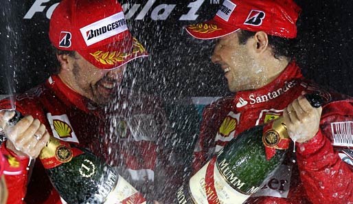 Um wieder gemeinsam feiern zu können, würde Felipe Massa (r.) Platz für Fernando Alonso machen