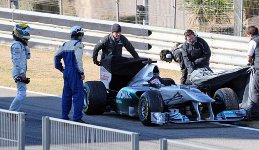 Nico Rosberg rollte bei den Testfahrten in Valencia mit technischem Defekt aus
