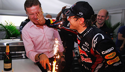 Sebastian Vettel (r.) und David Coulthard bei ihrer Tortenschlacht